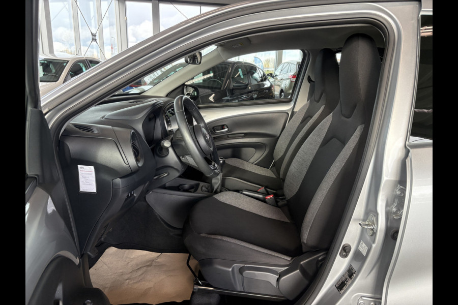 Toyota Aygo X 1.0 VVT-i MT Play 5-drs. CAMERA/CARPLAY/DAB/ADAPT.CRUISE