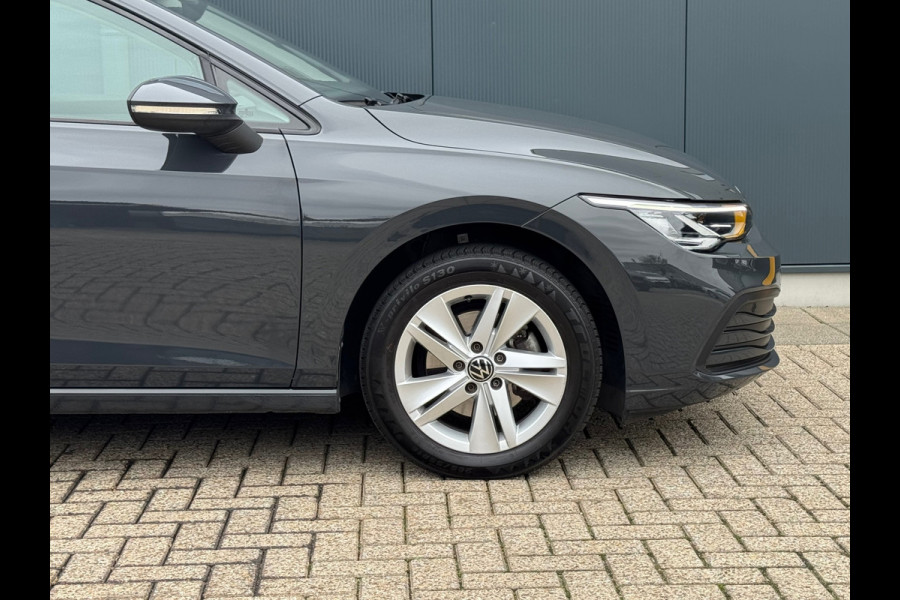 Volkswagen Golf 1.0 TSI Life * Carplay * Parkeersensoren * Adaptieve Cruise Control *