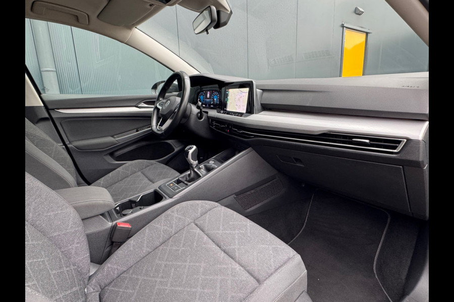 Volkswagen Golf 1.0 TSI Life * Carplay * Parkeersensoren * Adaptieve Cruise Control *