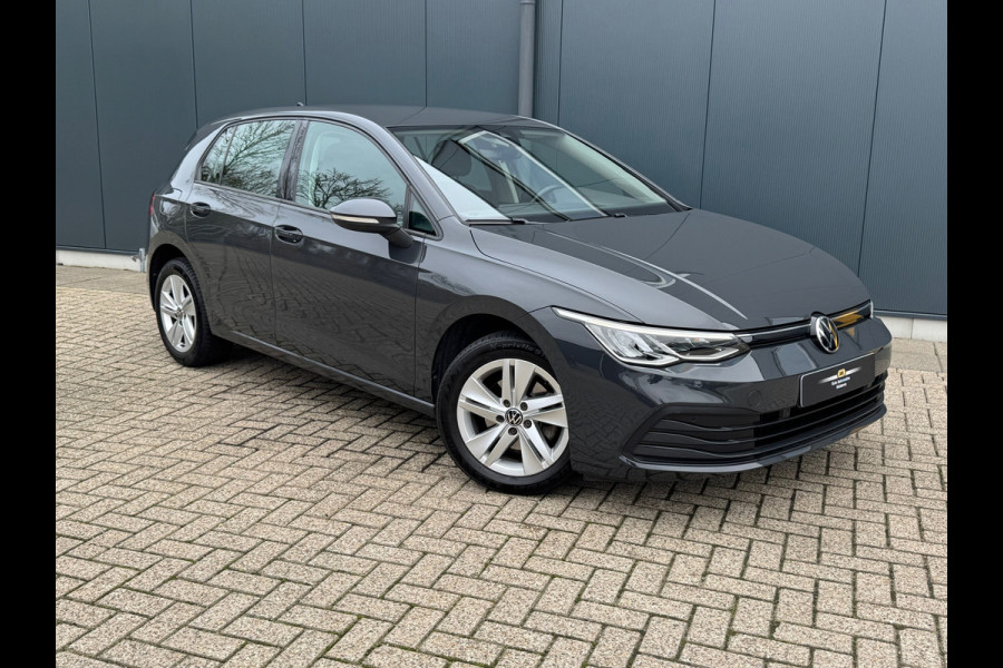 Volkswagen Golf 1.0 TSI Life * Carplay * Parkeersensoren * Adaptieve Cruise Control *