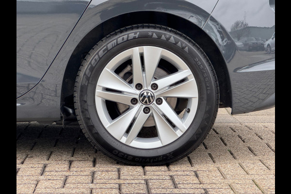 Volkswagen Golf 1.0 TSI Life * Carplay * Parkeersensoren * Adaptieve Cruise Control *