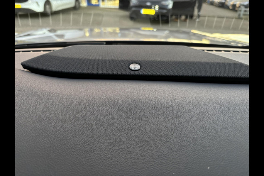 Ford Kuga 2.5 PHEV Sound Edition | SCI | 243pk | Ford Voorraad | Panorama Dak | 20 inch Lichtmetaal | Winterpack | Matrix LED | Driver Assistance Pack