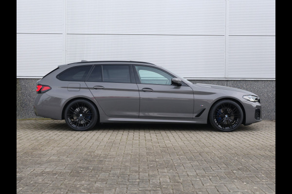 BMW 5 Serie Touring 530i High Executive M-Sport 20inch / Bernina Grau / Pano / Camera / Laser