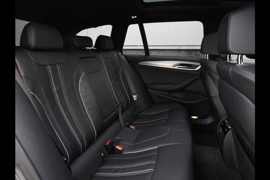 BMW 5 Serie Touring 530i High Executive M-Sport 20inch / Bernina Grau / Pano / Camera / Laser