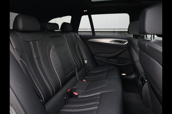BMW 5 Serie Touring 530i High Executive M-Sport 20inch / Bernina Grau / Pano / Camera / Laser