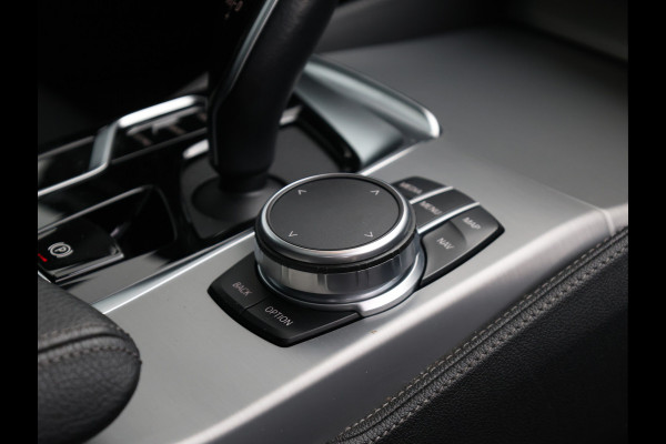 BMW 5 Serie Touring 530i High Executive M-Sport 20inch / Bernina Grau / Pano / Camera / Laser