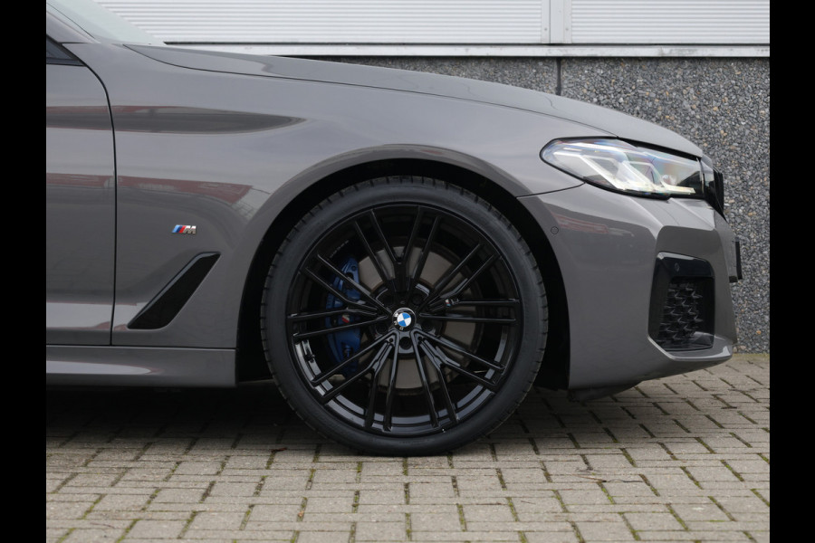 BMW 5 Serie Touring 530i High Executive M-Sport 20inch / Bernina Grau / Pano / Camera / Laser