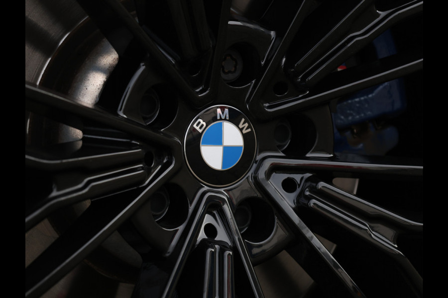 BMW 5 Serie Touring 530i High Executive M-Sport 20inch / Bernina Grau / Pano / Camera / Laser