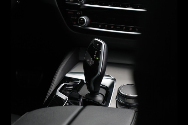 BMW 5 Serie Touring 530i High Executive M-Sport 20inch / Bernina Grau / Pano / Camera / Laser