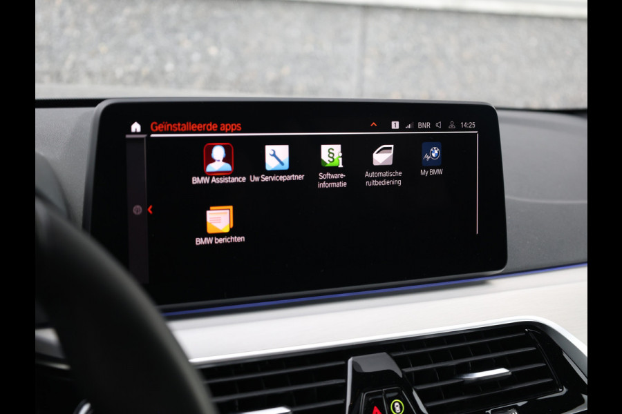 BMW 5 Serie Touring 530i High Executive M-Sport 20inch / Bernina Grau / Pano / Camera / Laser