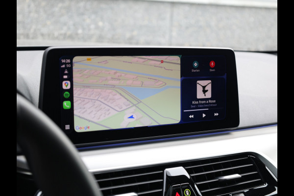 BMW 5 Serie Touring 530i High Executive M-Sport 20inch / Bernina Grau / Pano / Camera / Laser