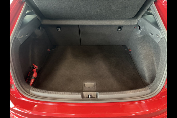 Volkswagen Taigo 1.0 TSi DSG R-Line Business SCHUIFDAK/KEYLESS/CAMERA/18INCH/DODEHOEK/ADAPT.CRUISE