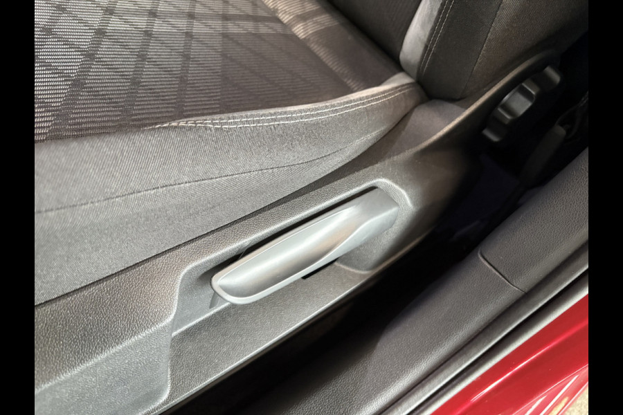 Volkswagen Taigo 1.0 TSi DSG R-Line Business SCHUIFDAK/KEYLESS/CAMERA/18INCH/DODEHOEK/ADAPT.CRUISE