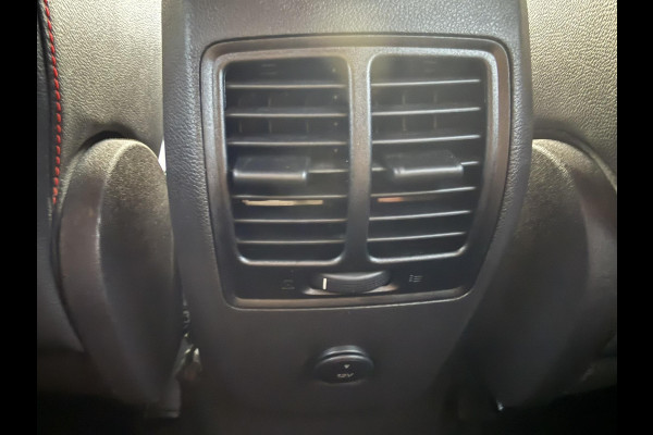 Ford Kuga 1.5 EcoBoost ST Line 150pk Achteruitrijcamera | Bi-Xenon Koplampen | Voorruit verwarming | 2.000kg Trekgewicht