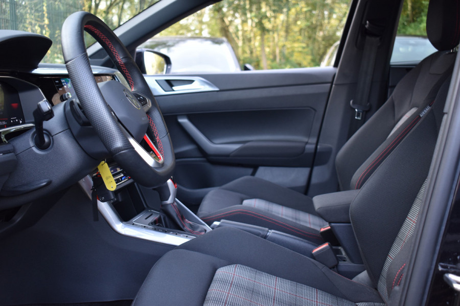 Volkswagen Polo 2.0 TSI GTI TSI 210PK DSG GTI-SPORT IQ-LIGHT/PDC/CARPLAY