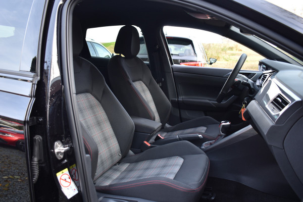 Volkswagen Polo 2.0 TSI GTI TSI 210PK DSG GTI-SPORT IQ-LIGHT/PDC/CARPLAY