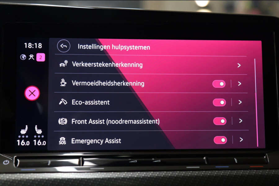 Volkswagen Golf 1.5 eTSI R-Line Business PANO/HK/CAM/CARPLAY/ACC/DCC/VOL