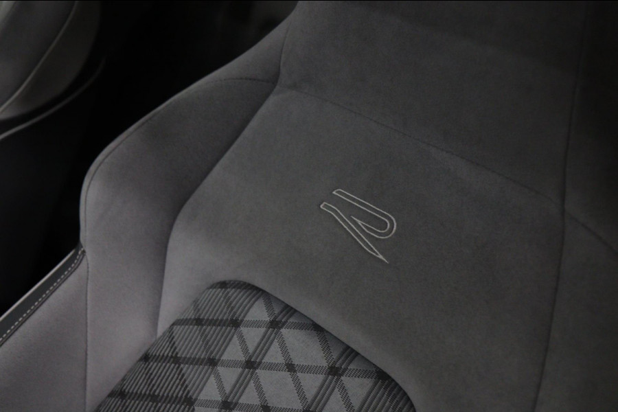 Volkswagen Golf 1.5 eTSI R-Line Business PANO/HK/CAM/CARPLAY/ACC/DCC/VOL