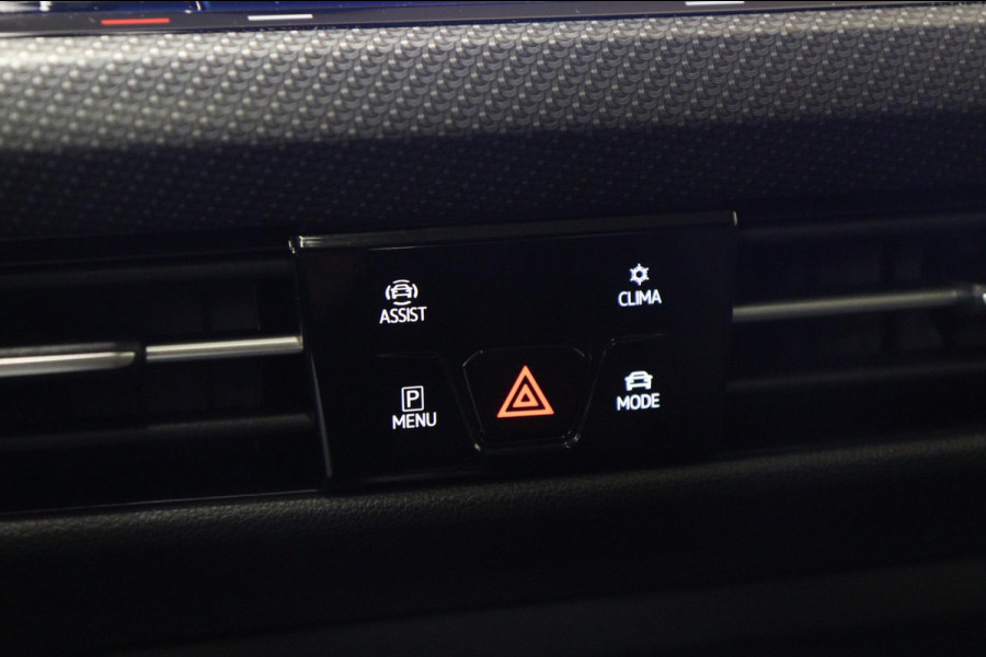 Volkswagen Golf 1.5 eTSI R-Line Business PANO/HK/CAM/CARPLAY/ACC/DCC/VOL