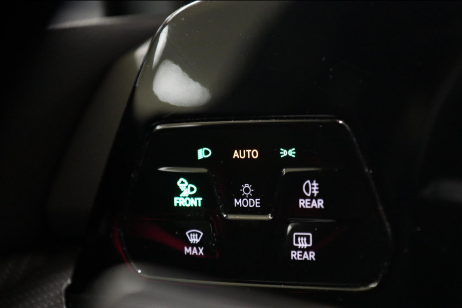 Volkswagen Golf 1.5 eTSI R-Line Business PANO/HK/CAM/CARPLAY/ACC/DCC/VOL