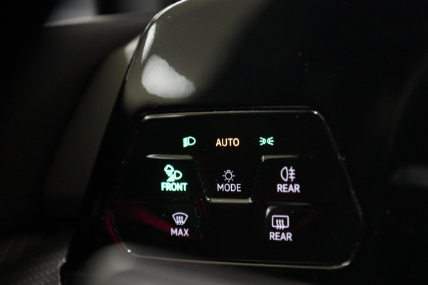 Volkswagen Golf 1.5 eTSI R-Line Business PANO/HK/CAM/CARPLAY/ACC/DCC/VOL