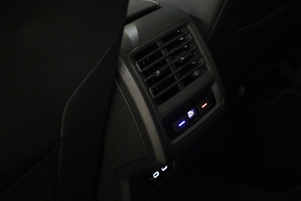 Volkswagen Golf 1.5 eTSI R-Line Business PANO/HK/CAM/CARPLAY/ACC/DCC/VOL