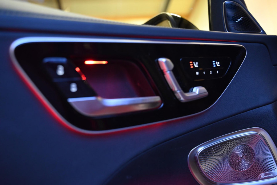 Mercedes-Benz C-Klasse Estate 300 e AMG Line - Stoelventilatie - Memory - Distronic - HUD - Volleer - Stuurverwarming - Trekhaak -