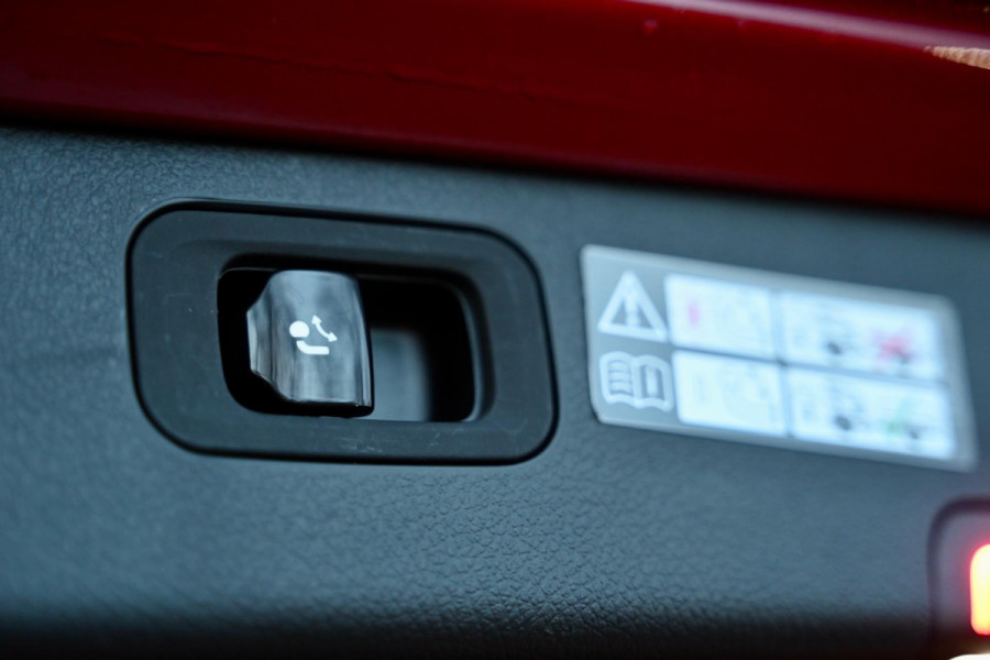 Mercedes-Benz C-Klasse Estate 300 e AMG Line - Stoelventilatie - Memory - Distronic - HUD - Volleer - Stuurverwarming - Trekhaak -