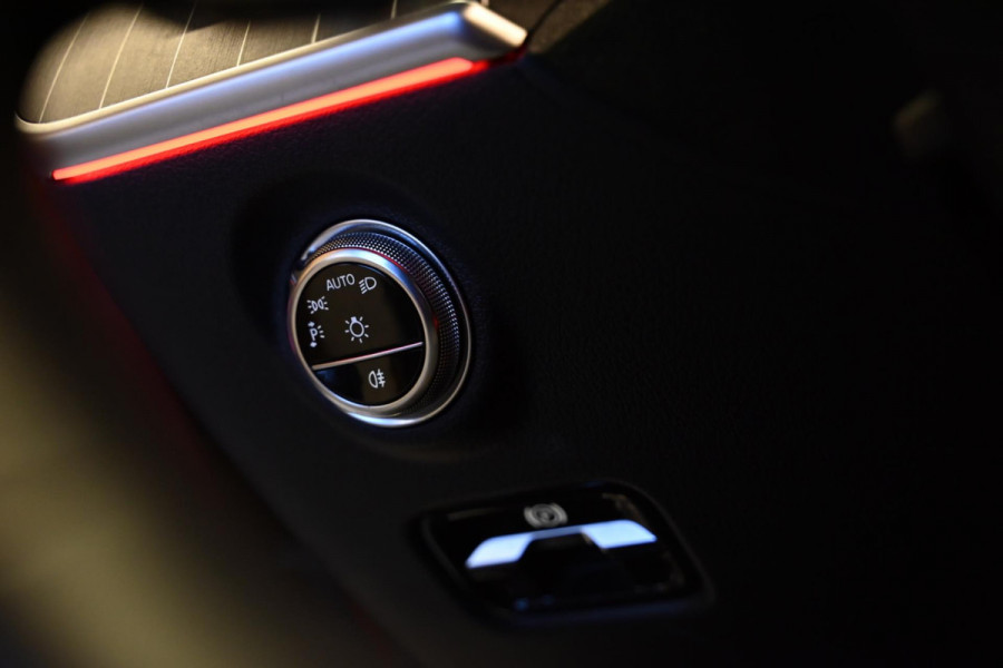 Mercedes-Benz C-Klasse Estate 300 e AMG Line - Stoelventilatie - Memory - Distronic - HUD - Volleer - Stuurverwarming - Trekhaak -