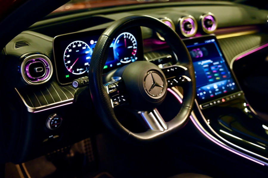 Mercedes-Benz C-Klasse Estate 300 e AMG Line - Stoelventilatie - Memory - Distronic - HUD - Volleer - Stuurverwarming - Trekhaak -