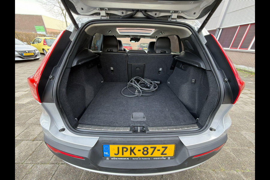 Volvo XC40 1.5 T5 261PK Plug-in hybrid Ultimate Bright SOH 99% | Skyroof | HK audio | A-Camera | Climate Pack | Pilot- Park Assist