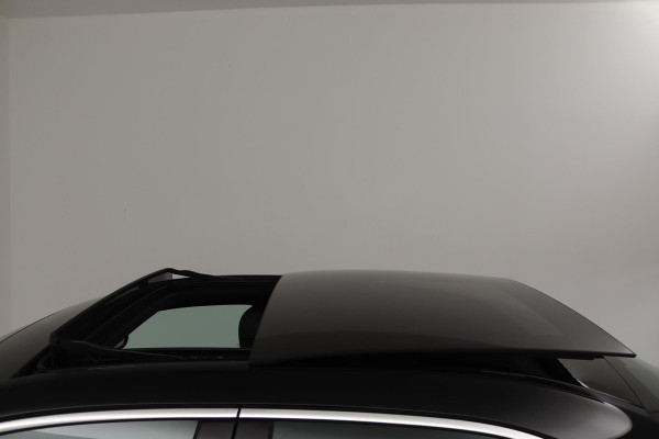 Mercedes-Benz A-Klasse 250 e Premium Plus (PANORAMADAK, STOELVERWARMING, ELEKTR STOELEN, CAMERA, SFEERVERLICHTING, SENSOREN)