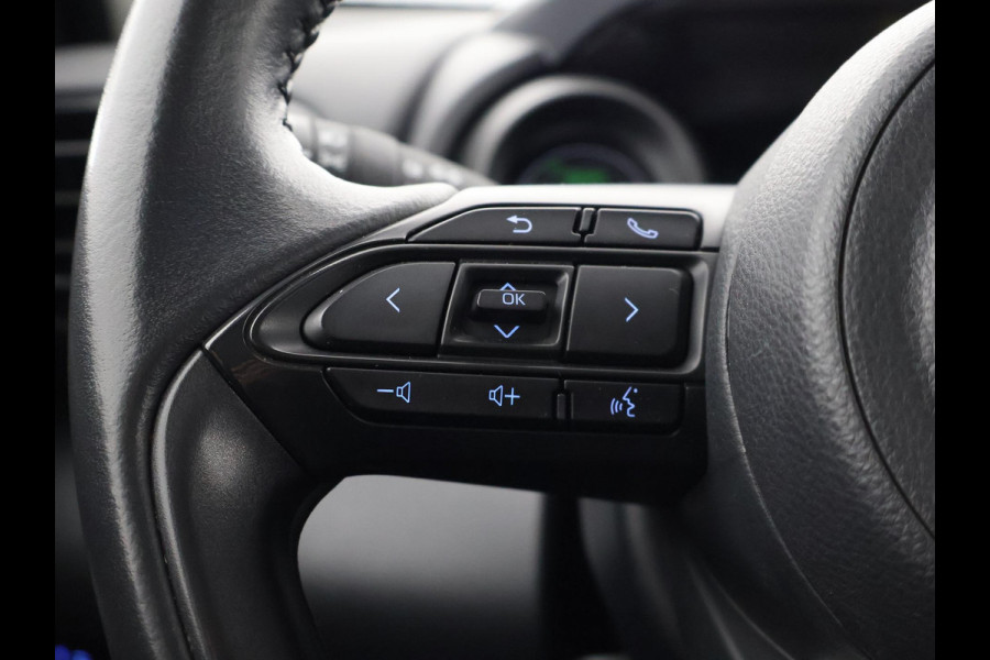 Toyota Yaris Cross 1.5 HYBRID BI-TONE PACK GARANTIE 11-2033 BIJNA 2024.CLIMA.CRUISE ADAPTIEF. PARKEER CAMERA.