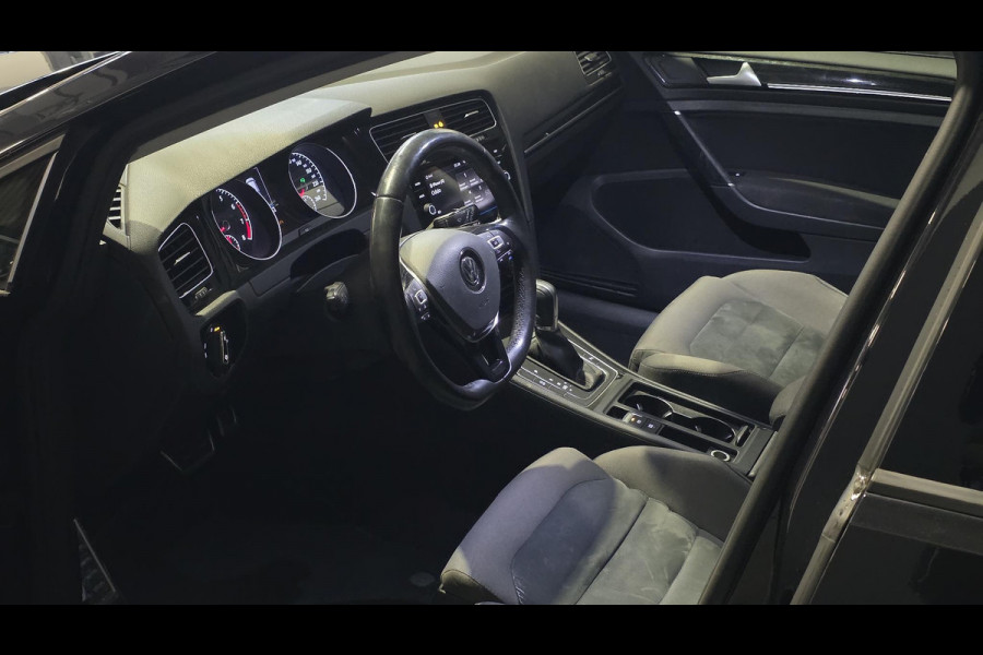 Volkswagen Golf 1.4 TSI Highline Business R | Dsg | Dodehoek | Carplay | Camera