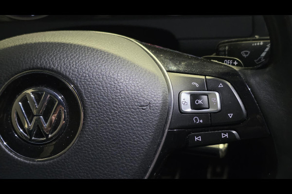 Volkswagen Golf 1.4 TSI Highline Business R | Dsg | Dodehoek | Carplay | Camera