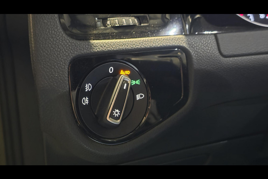 Volkswagen Golf 1.4 TSI Highline Business R | Dsg | Dodehoek | Carplay | Camera