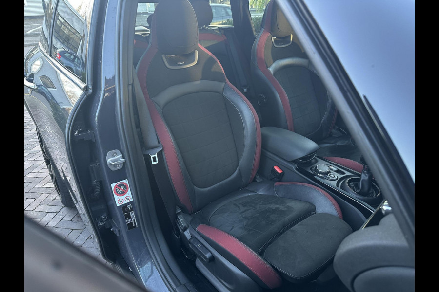 MINI Clubman 2.0 Cooper S Chili Serious Business JCW Panoramadak Harman/Kardon Keyless Cruise Stoelverw. John Cooper Works 18''LM