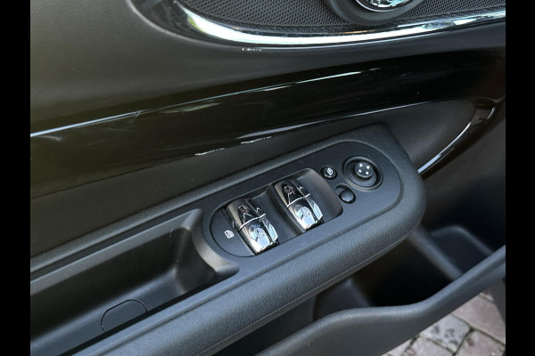 MINI Clubman 2.0 Cooper S Chili Serious Business JCW Panoramadak Harman/Kardon Keyless Cruise Stoelverw. John Cooper Works 18''LM