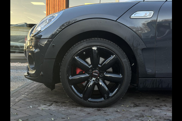 MINI Clubman 2.0 Cooper S Chili Serious Business JCW Panoramadak Harman/Kardon Keyless Cruise Stoelverw. John Cooper Works 18''LM