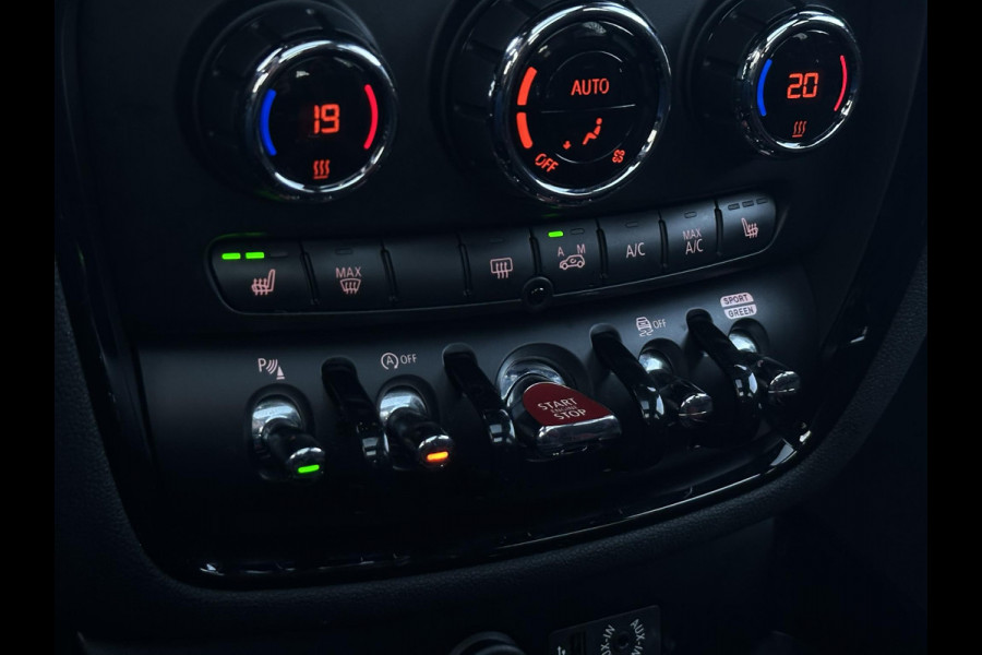 MINI Clubman 2.0 Cooper S Chili Serious Business JCW Panoramadak Harman/Kardon Keyless Cruise Stoelverw. John Cooper Works 18''LM