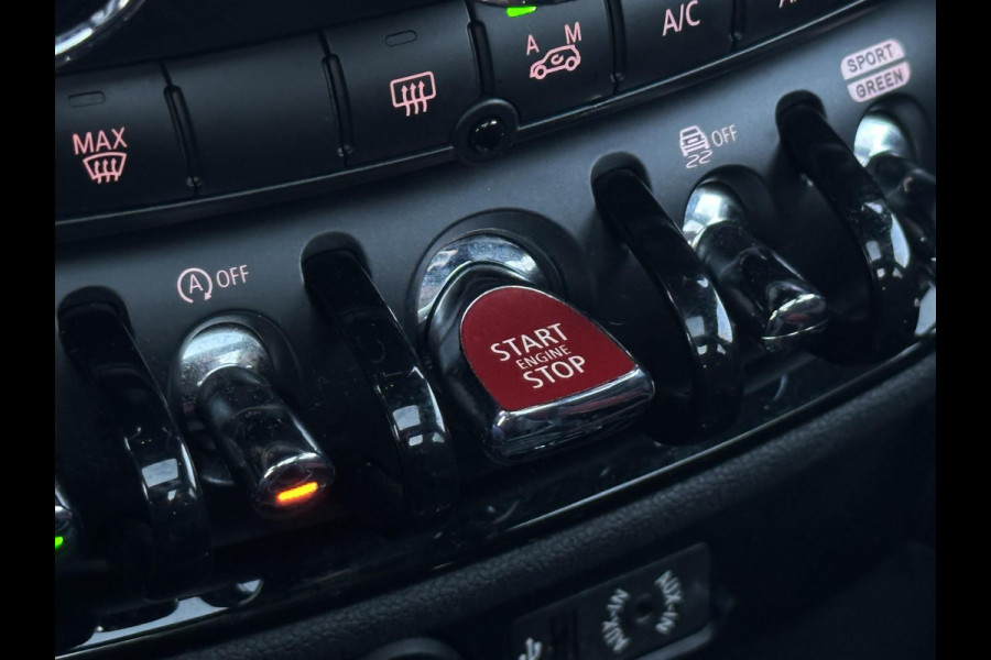 MINI Clubman 2.0 Cooper S Chili Serious Business JCW Panoramadak Harman/Kardon Keyless Cruise Stoelverw. John Cooper Works 18''LM