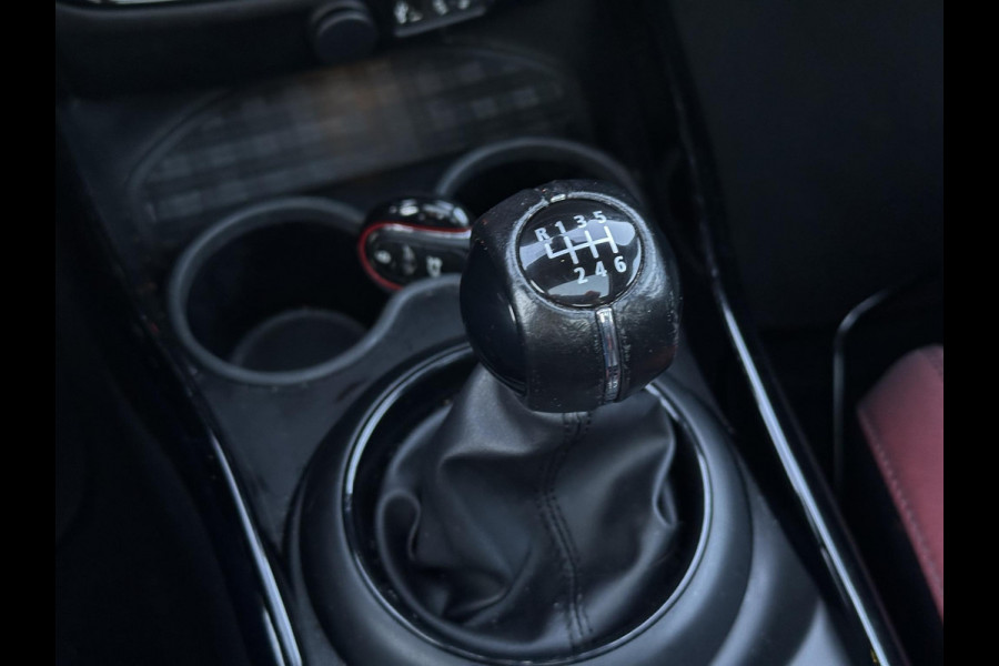 MINI Clubman 2.0 Cooper S Chili Serious Business JCW Panoramadak Harman/Kardon Keyless Cruise Stoelverw. John Cooper Works 18''LM