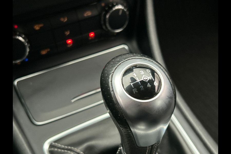 Mercedes-Benz CLA-Klasse Shooting Brake 180 Lease Edition Ambition Trekhaak Camera Navigatie