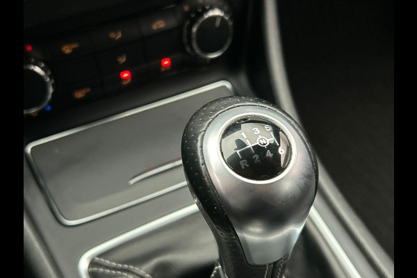 Mercedes-Benz CLA-Klasse Shooting Brake 180 Lease Edition Ambition Trekhaak Camera Navigatie