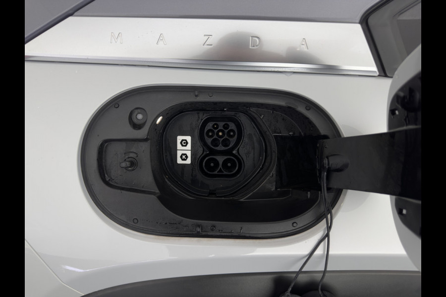 Mazda MX-30 e-SkyActiv 145 First Edition 36 kWh {SOH-94%} (INCL-BTW) Aut.*LEATHER-MICROFIBRE | FULL-LED | NAVI-FULLMAP | KEYLESS | BLIND-SPOT |  ADAPTIVE-CRUISE | HEAD-UP | CAMERA | DIGI-COCKPIT | MEMORY-PACK | SHIFT-PADDLES | 18"ALU*