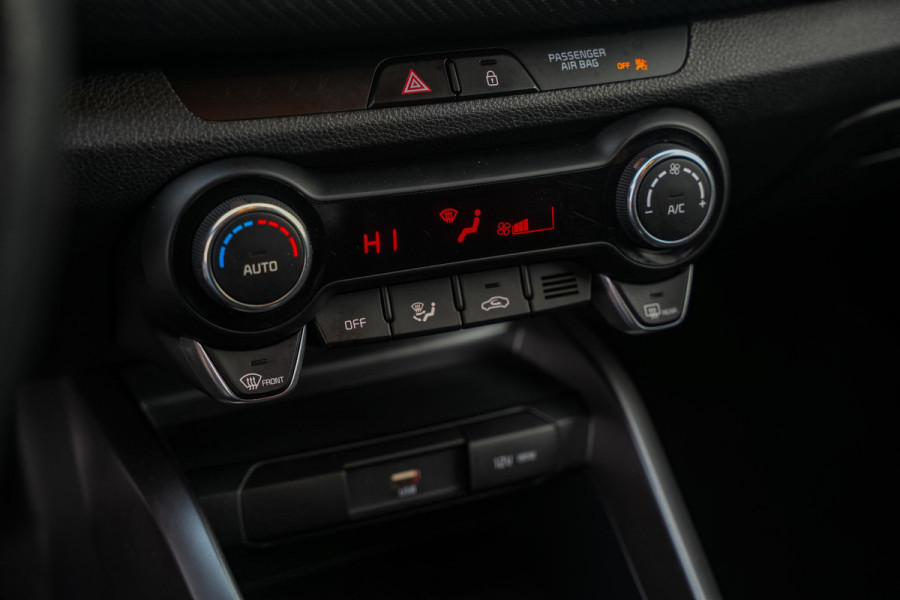 Kia Rio GT line Camera Navigatie Cruise Stuurverw. Stoelverw. Climate Control