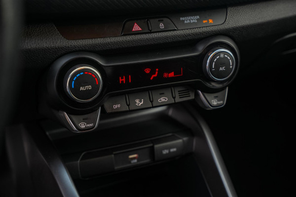 Kia Rio GT line Camera Navigatie Cruise Stuurverw. Stoelverw. Climate Control