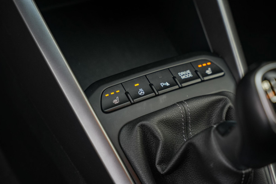 Kia Rio GT line Camera Navigatie Cruise Stuurverw. Stoelverw. Climate Control