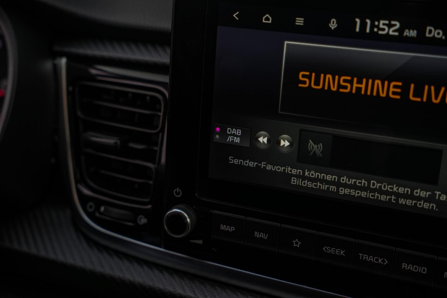 Kia Rio GT line Camera Navigatie Cruise Stuurverw. Stoelverw. Climate Control