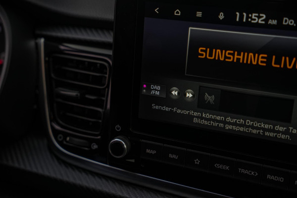 Kia Rio GT line Camera Navigatie Cruise Stuurverw. Stoelverw. Climate Control